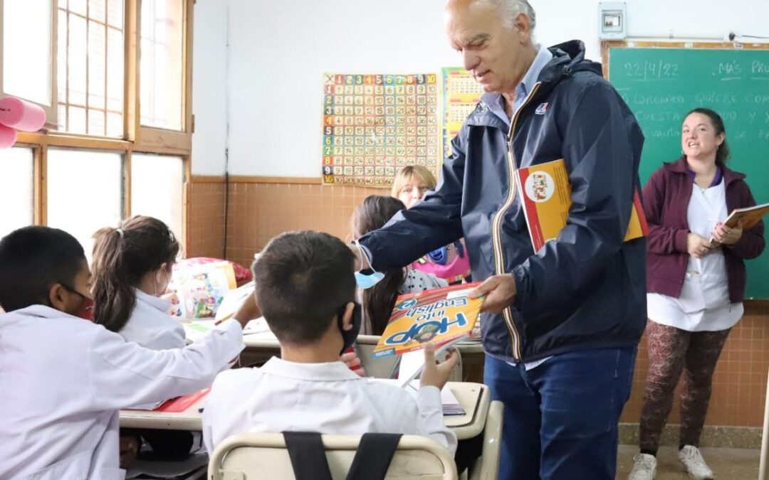 En modo campaña: Grindetti propone que los intendentes controlen las faltas y licencias médicas de los docentes