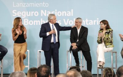 En Avellaneda, el Presidente lanzó el Seguro Nacional de Bomberos Voluntarios