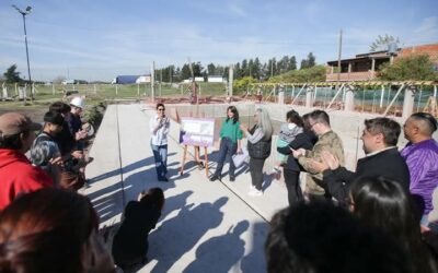 Mayra supervisó el avance de obra del nuevo natatorio municipal en Solano
